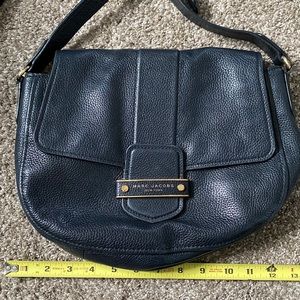 Marc Jacobs black leather Crossbody gold hardware excellent condition